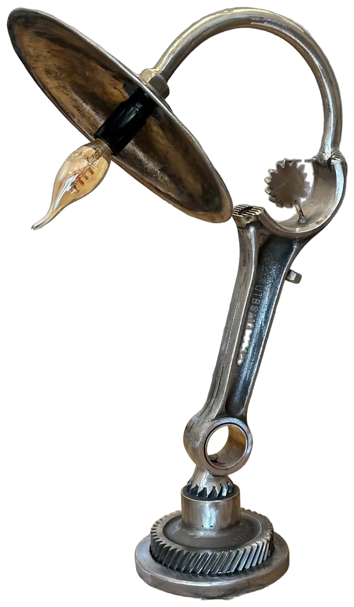 Nº 007, the con-rod lamp