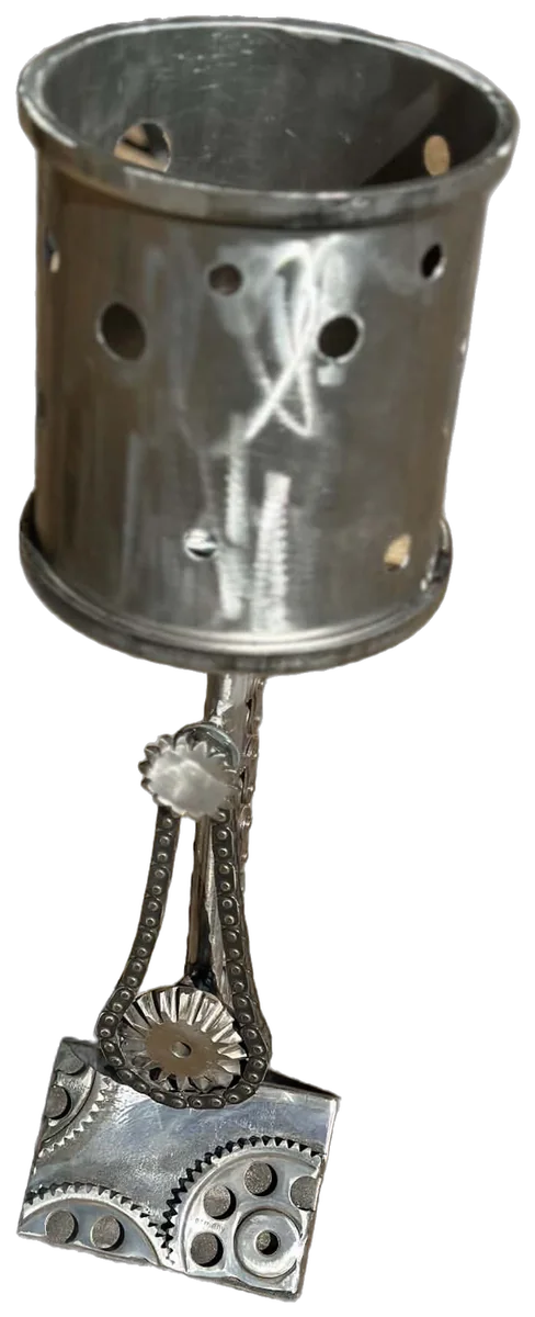 Nº 002, the gear lamp