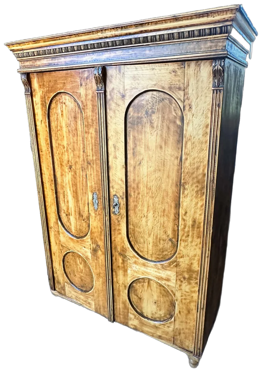 Nº 006, the pine wardrobe